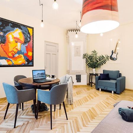 Elvis Apartment/11 Beds/6 Bedrooms/Riga Old Town Exterior photo